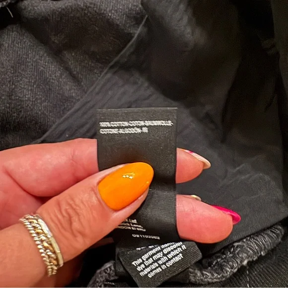 We The Free Black Women's distressed Jean shorts - Picture 6 of 6